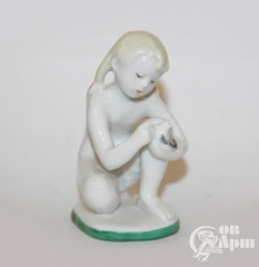 Скульптура "Девочка с голубем" ("Юный скульптор")